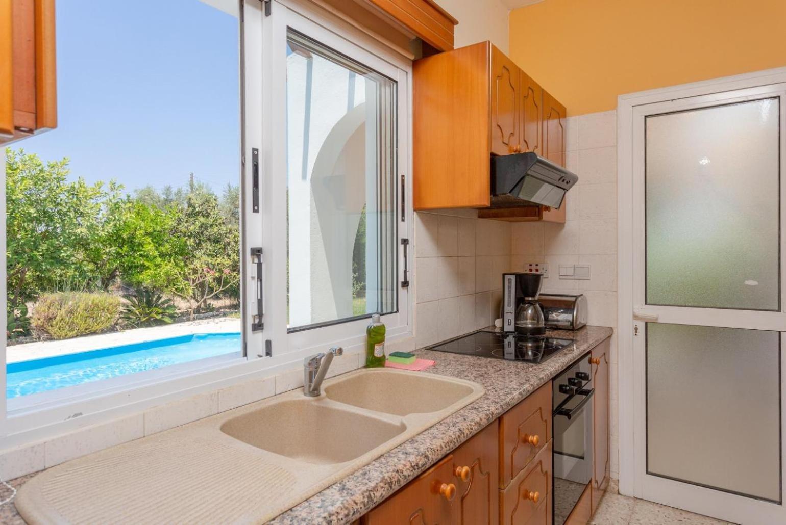 Sun Beach Villa Thio Polis المظهر الخارجي الصورة