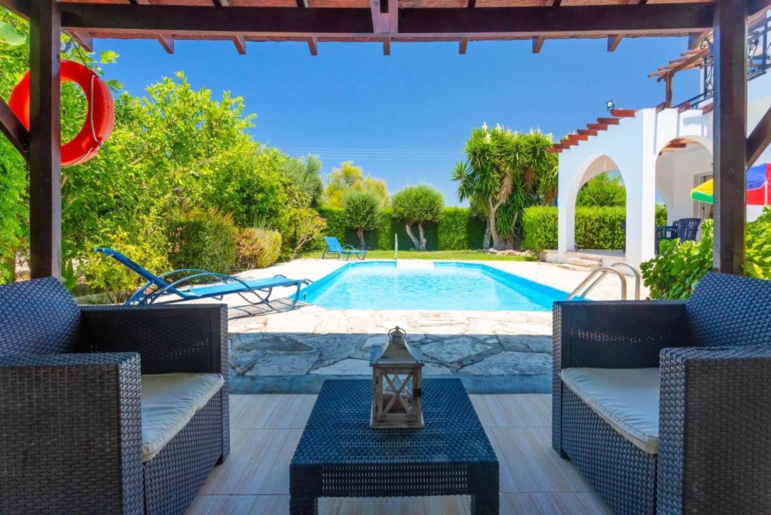 Sun Beach Villa Thio Polis المظهر الخارجي الصورة